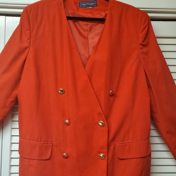MAGGIE MCNAUGHTON red Blazers. Size 2XL - Picture 2 of 12